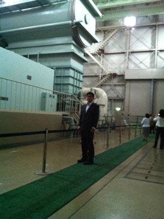 再生可能エネルギーの可能性を探るため、地熱発電所を調査しました。